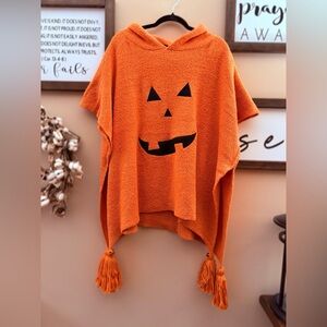 Collection 18 Viral Pumpkin Jack-O’-Lantern Hooded Poncho Throw NWT